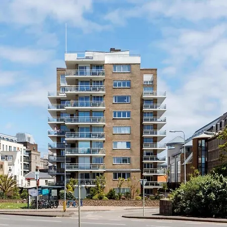 Chic Urban Seaside 公寓 尼乌波特